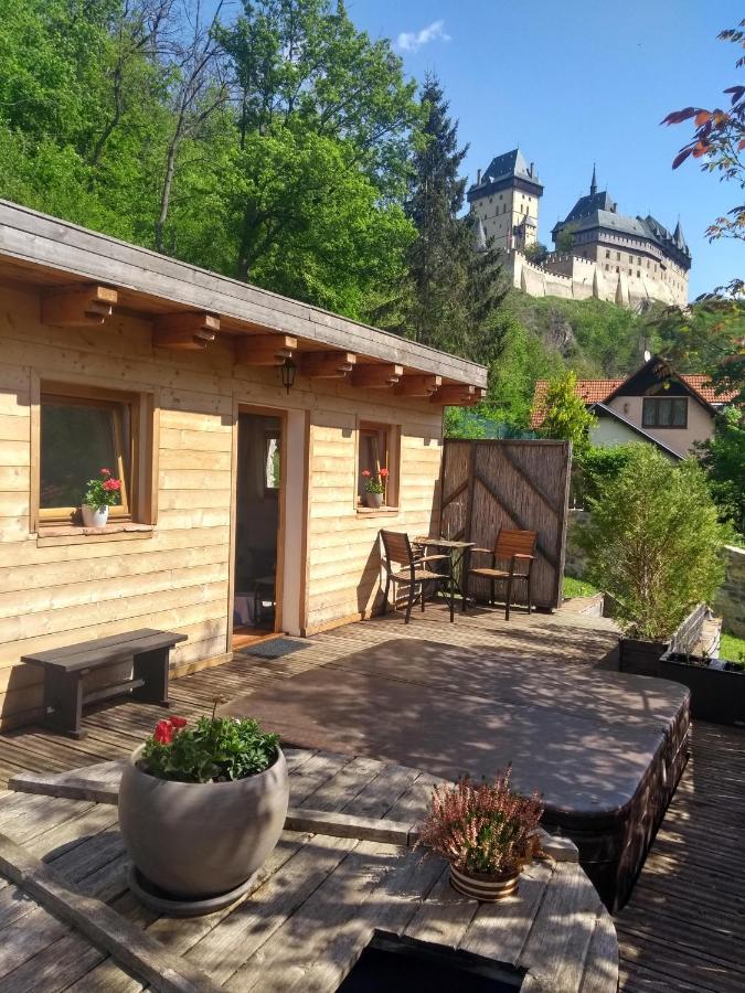 Stodola-soukromý apartmán pro dva s venkovní vířivkou Karlštejn Exterior foto